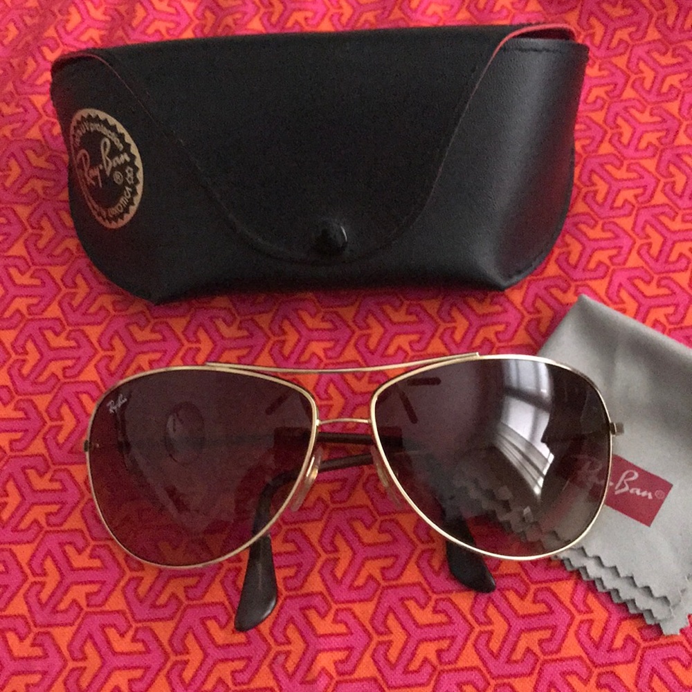 Ray-Ban Gold Aviator Sunglasses